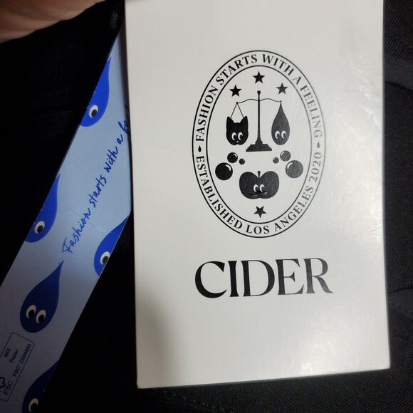 Cider Black Treasure Pants Size Medium NWT - Picture 6 of 9